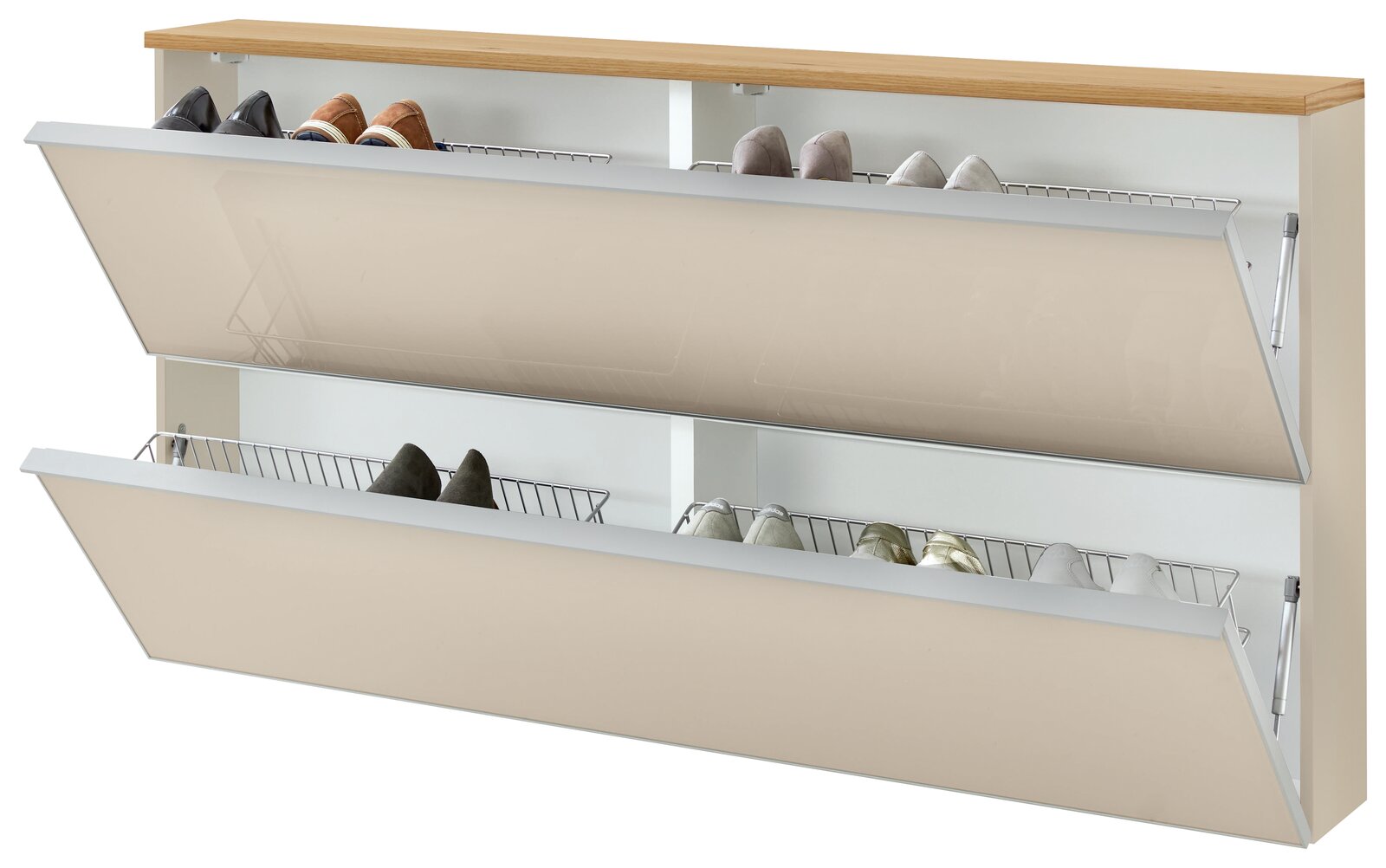 Schuhschrank mit zwei nach vorne geöffneten Klappen, beigem Korpus und Holzdeckplatte, mit Draht-Schuhkörben und sichtbaren Schuhen, in schräger Frontansicht von oben