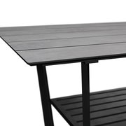 Moderner Gartentisch aus Metall mit grauer Tischplatte, seitliche Perspektive