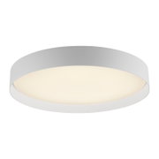 Runde, flache LED-Deckenleuchte in Weiß mit opalem Diffusor, Produktansicht leicht von unten in Frontperspektive
