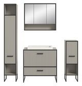 Moderne Badkombination mit vertikalen Streifen, bestehend aus einem hohen Schrank, einem Waschtisch mit Spiegel und einem kleinen Schrank, frontal betrachtet.