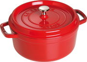 Rote runde Cocotte mit Deckel und silbernem Knauf, seitliche Perspektive