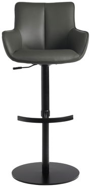 Moderner Barhocker YUKI in dunklem Leder mit Armlehnen, schwarzem Standfuß und Fußstütze, Frontalansicht.
