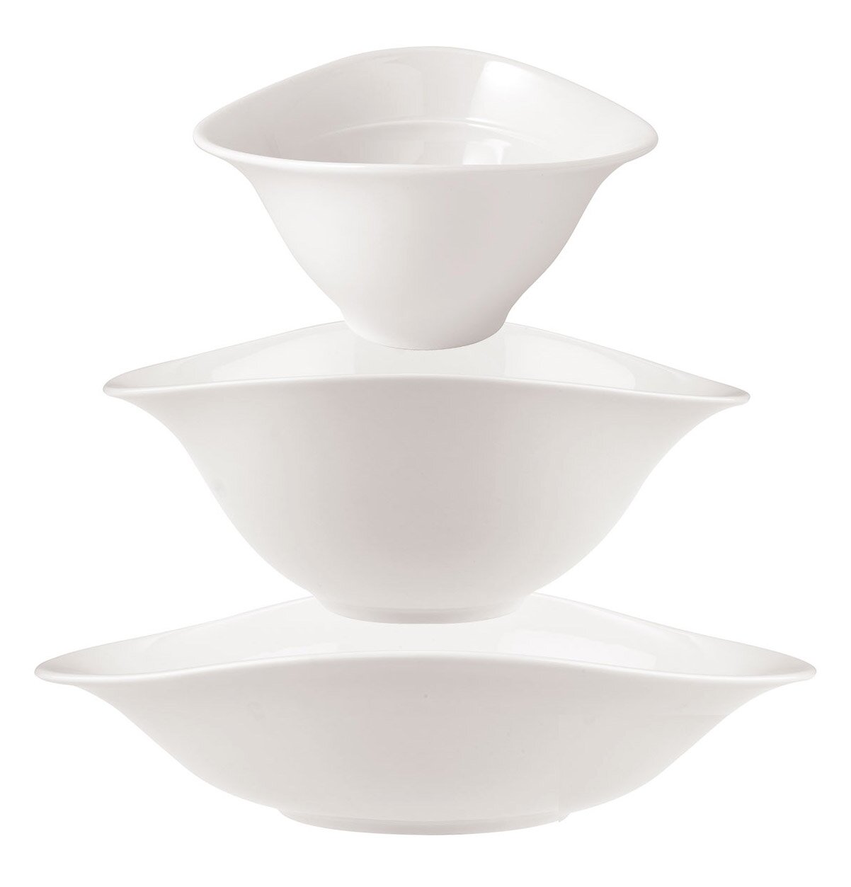 Drei weiße, ineinander gestapelte Schalen aus einem Starter-Set, seitliche Perspektive