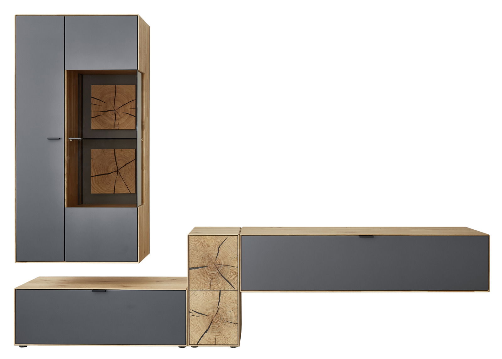 Moderne Wandkombination aus Holz und grauem Material, bestehend aus einem hohen Schrank mit Glaseinsatz und einem niedrigen Sideboard, frontal betrachtet.