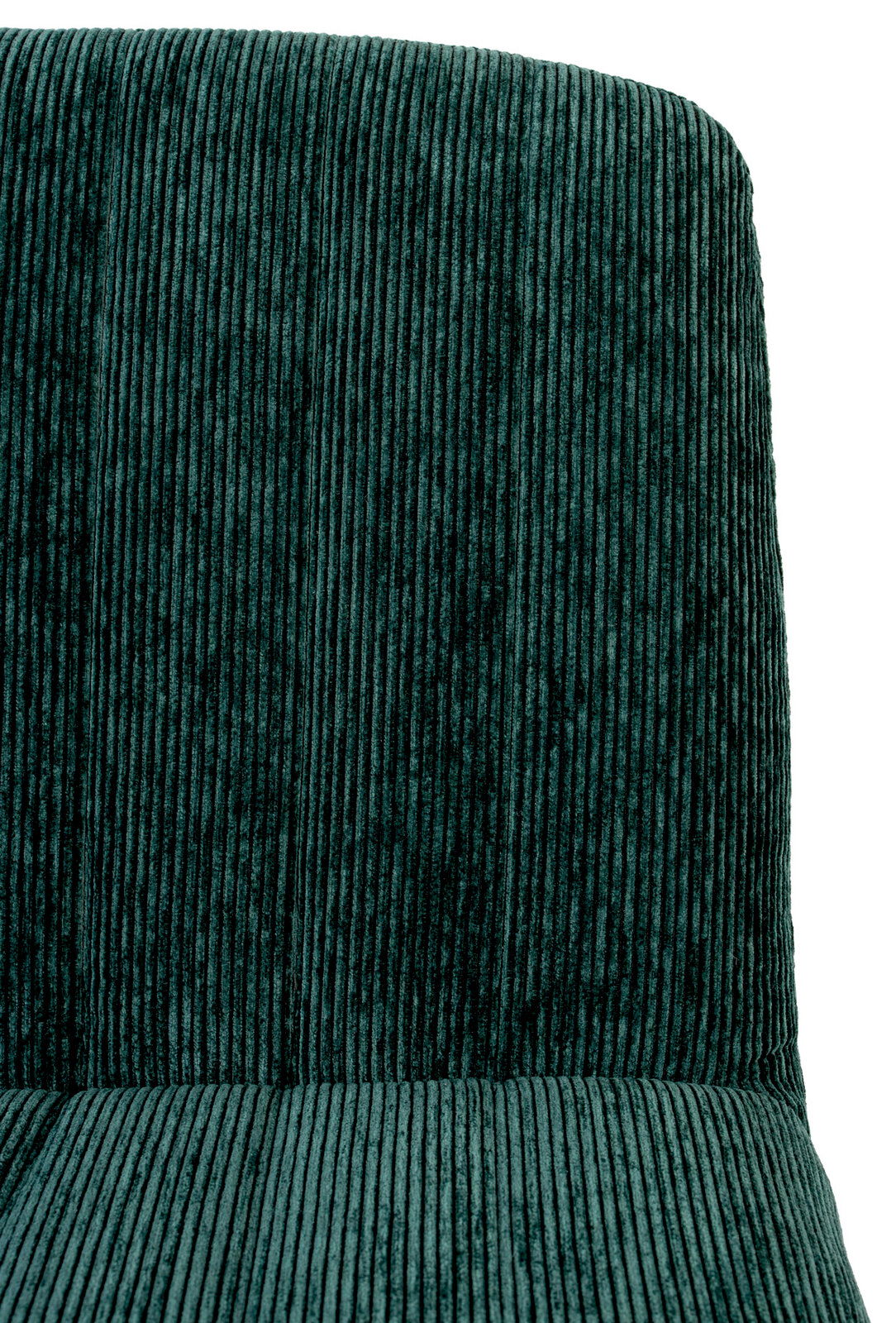 Nahaufnahme eines Sessels mit grünem, geripptem Stoffbezug, Vorderansicht