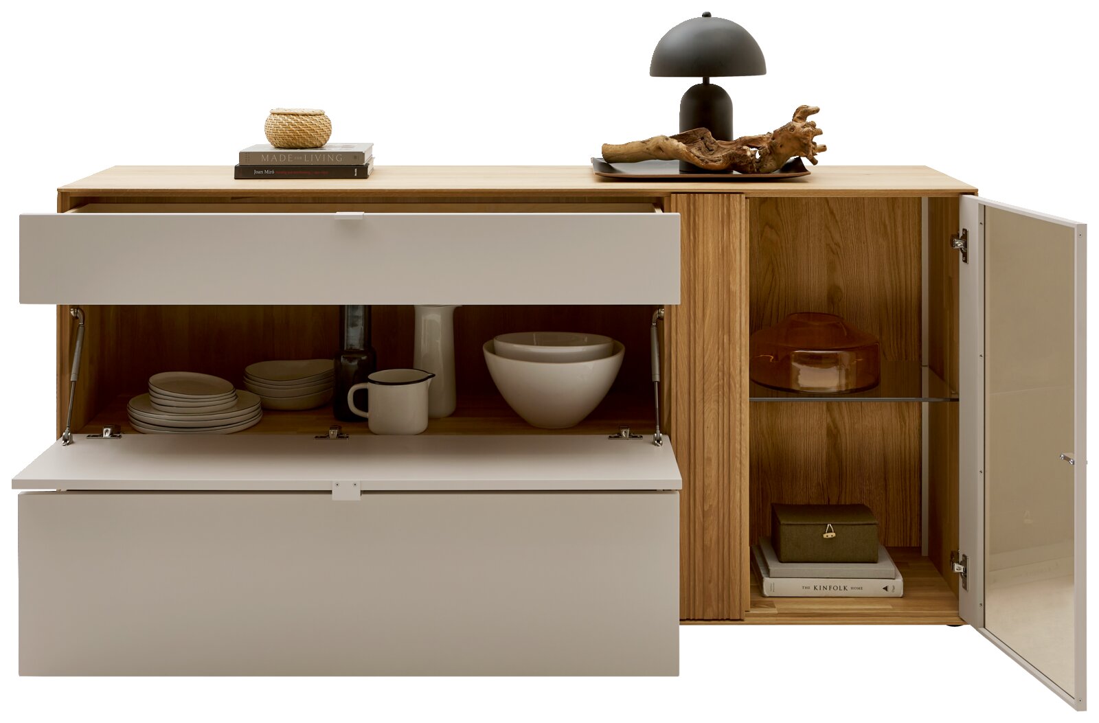 Dieter Knoll Sideboard MALEA Modernes Sideboard aus Holz mit hellgrauen Fronten, links mit geöffneter Klappe und sichtbarem Geschirr, rechts mit geöffneter Tür und Glasboden; Draufsicht leicht von vorn auf weißem Hintergrund.