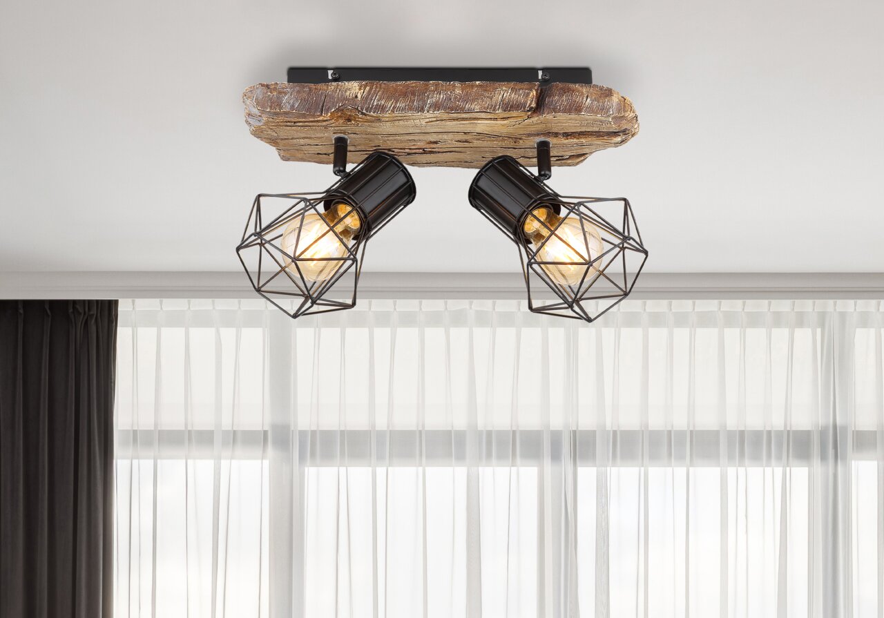 Deckenstrahler mit zwei schwarzen, geometrischen Lampenschirmen und rustikaler Holzhalterung, von unten betrachtet.