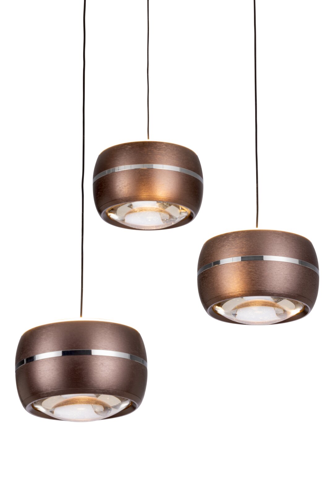 Drei moderne LED-Hängeleuchten in Kupferoptik, von unten betrachtet, mit elegantem Design und klaren Linien.
