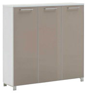 Moderner XL-Schuhschrank mit drei Türen in Beige, seitliche Perspektive