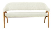 Sitzbank mit hellem Stoffbezug und Holzgestell, Frontalansicht