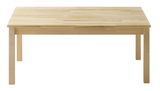 Holz-Couchtisch in heller Holzfarbe, frontal fotografiert