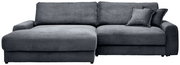 Dunkelgraues Cord-Ecksofa mit linker Ottomane, breiten Armlehnen und zwei Rückenkissen, vorne in leichter Seitenansicht freigestellt auf weißem Hintergrund