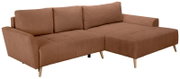 Braunes L-förmiges Ecksofa mit Recamiere rechts, Stoffbezug, gepolsterten Armlehnen und Holzfüßen, perspektivische Ansicht schräg von vorne