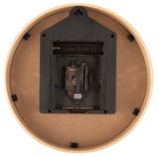 Achterkant van een wandklok met batterijvak en ophangbeugel.