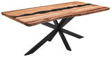 Moderner Esstisch mit einer Tischplatte aus Holz und einem schwarzen Metallgestell, seitliche Perspektive.