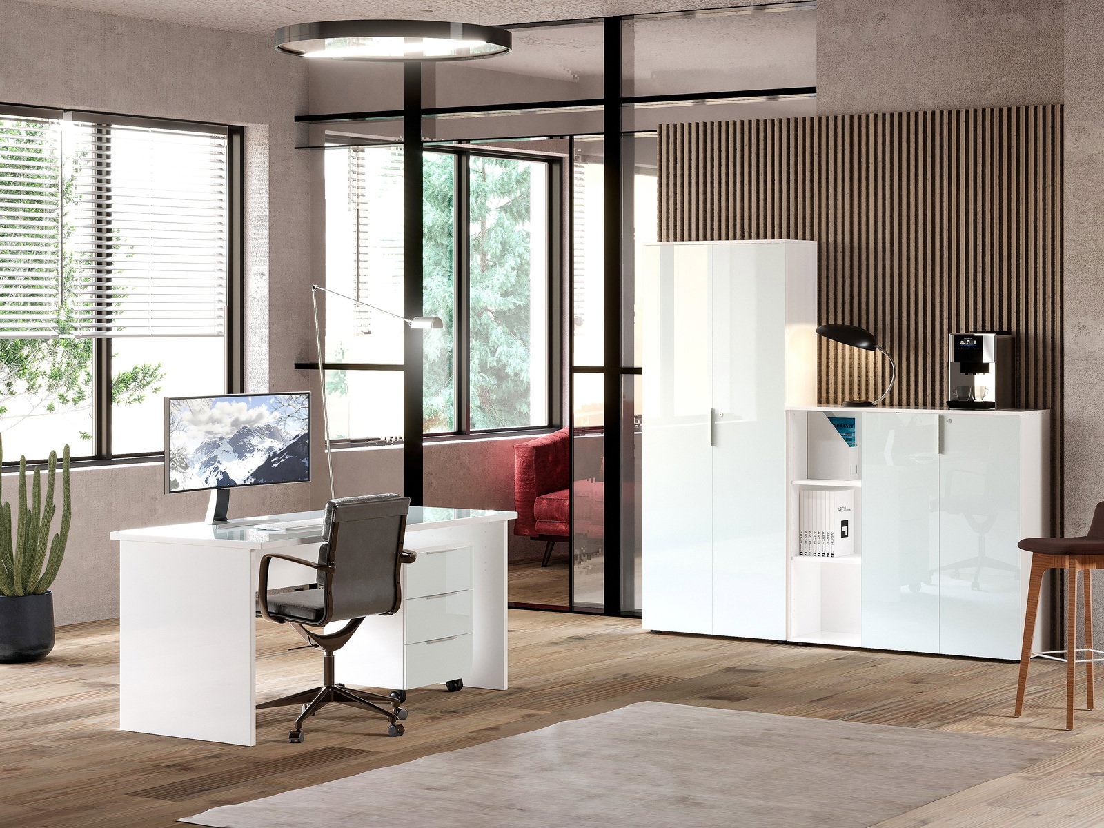 Stylife Aktenschrank niedrig mit Regal PADUA OFFICE Modernes Büro mit weißem Schreibtisch und Rollcontainer im Vordergrund, Aktenschränken im Hintergrund, seitliche Perspektive.