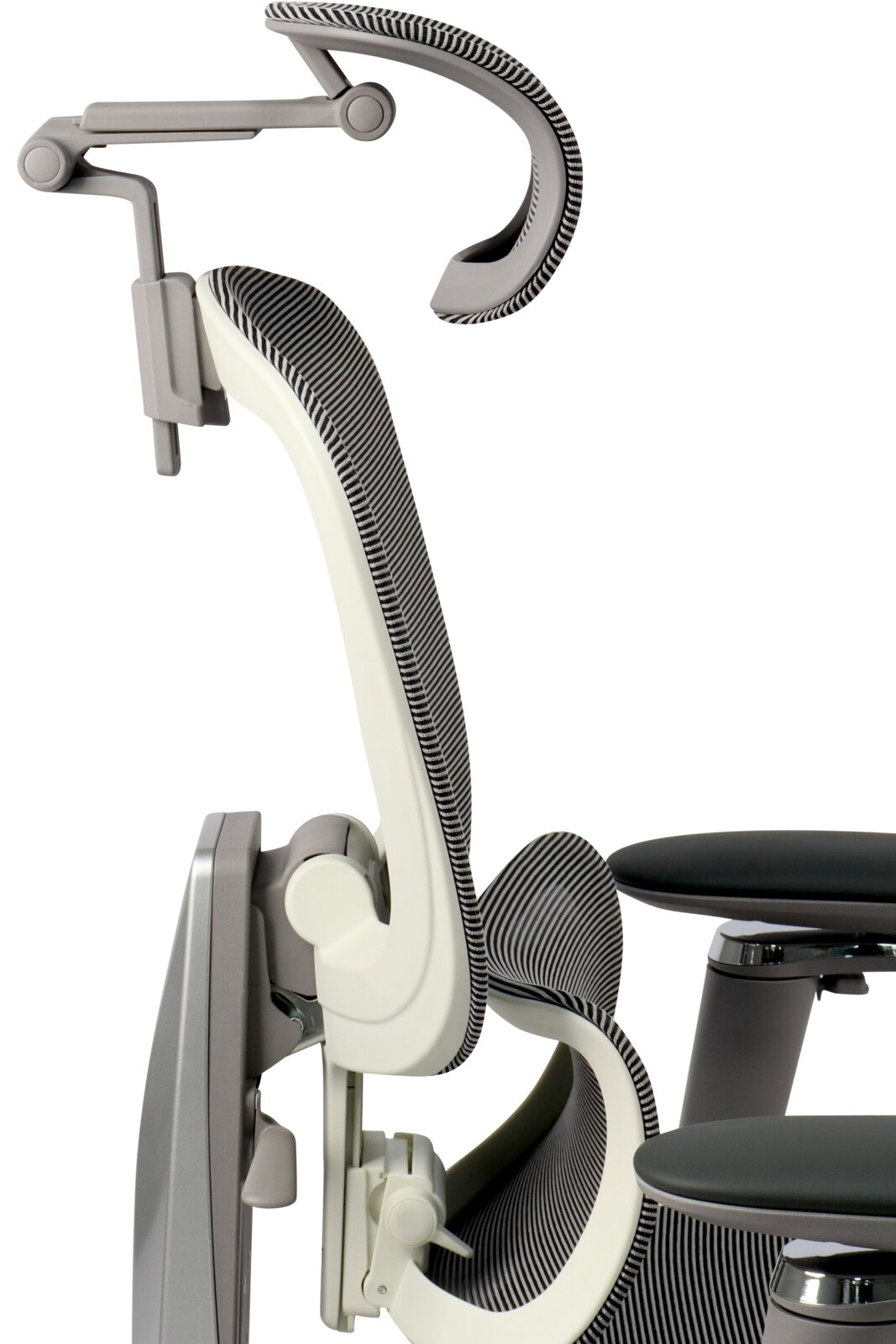 Seitenansicht eines modernen Drehstuhls mit ergonomischer Rückenlehne und Kopfstütze in Grau und Weiß.