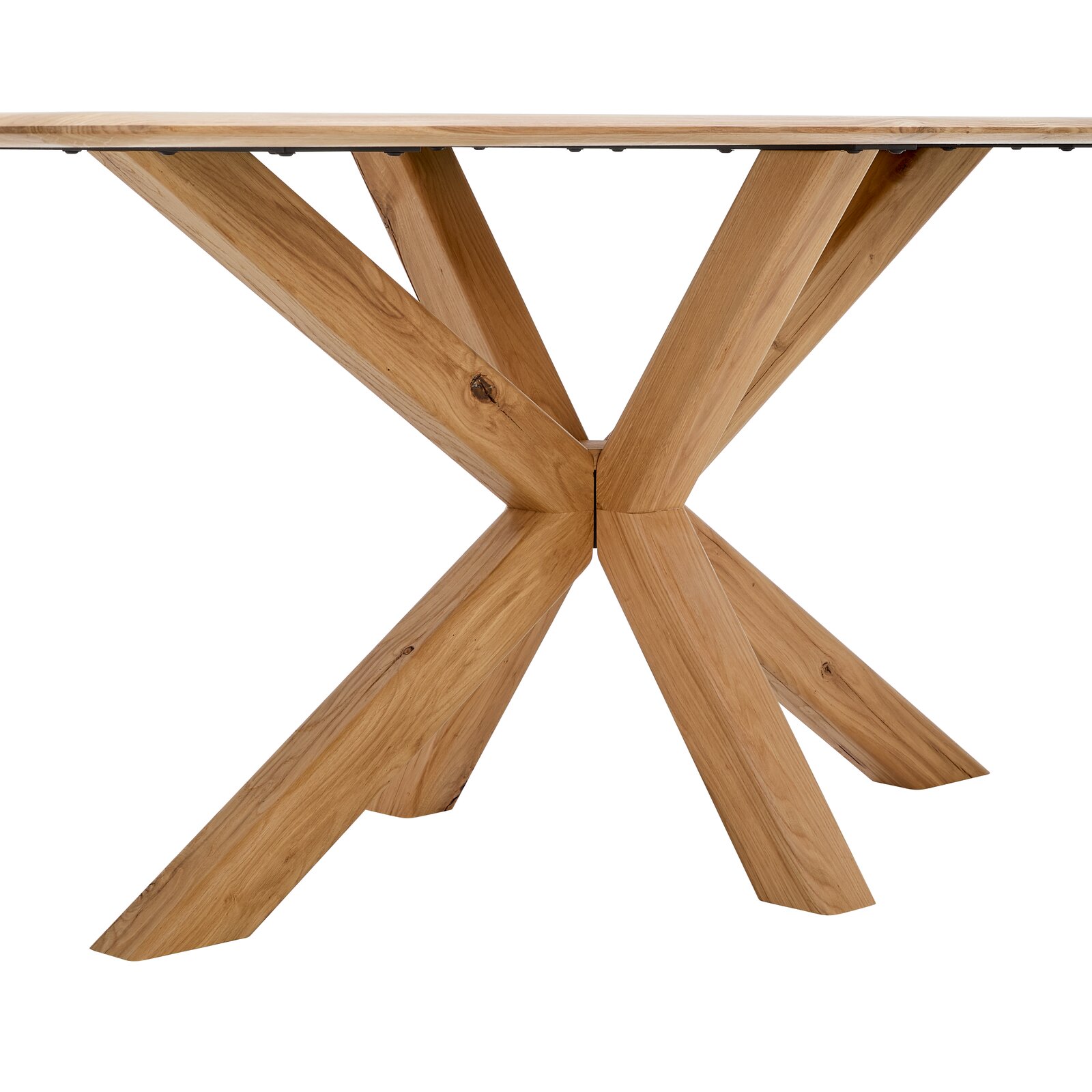 Nahaufnahme eines Esstisches mit markantem Holzgestell in X-Form, seitliche Perspektive