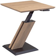 Moderner Beistelltisch aus Holz mit schrägem Metallgestell, seitliche Perspektive