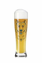 Tarweglas met berenmotief, gevuld met bier en schuimkraag, vooraanzicht