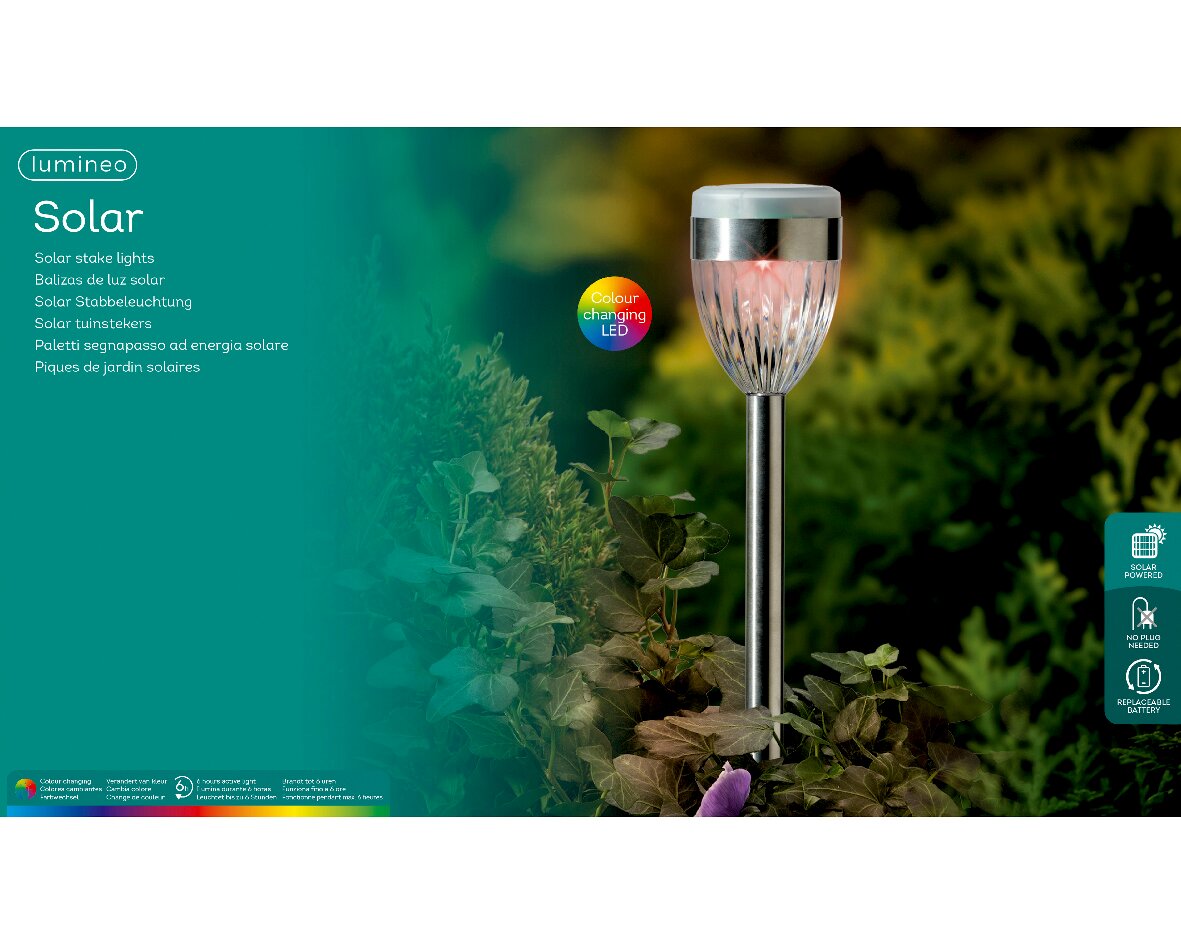 Solar Stabbeleuchtung mit Farbwechsel-LED, in einem Garten platziert, seitliche Perspektive