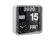 Mini Flip Uhr mit Kalender, zeigt das Datum 15. Mai 2020 und den Wochentag Freitag an, mit einer analogen Uhr unten links, seitliche Perspektive