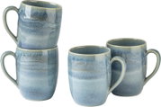 Vier glasierte Keramik-Kaffeebecher in Blau-Grau mit dezentem Farbverlauf, zwei links übereinander gestapelt und zwei rechts nebeneinander, freigestellt auf weißem Hintergrund, frontal aus leicht erhöhter Perspektive aufgenommen.