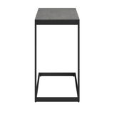 Moderner Beistelltisch mit schwarzem Metallrahmen und rechteckiger Tischplatte, Frontalansicht.