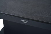 Nahaufnahme eines Garten E-Lifttisches von Siena Garden mit dunkler Tischplatte und seitlicher Perspektive.