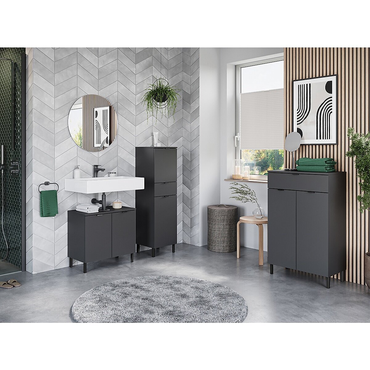 Modernes Badezimmer-Set in dunklem Design mit Waschbecken, Spiegel und Schränken, seitliche Perspektive