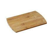 Holz-Frühstücksbrett aus Bambus, schräg von oben fotografiert