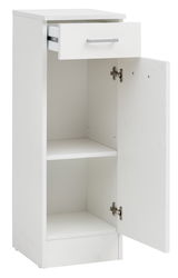 Weißer Unterschrank mit einer offenen Schublade und einer geöffneten Tür, seitliche Perspektive