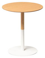 Runder Beistelltisch mit Holzplatte und weißem Metallfuß, seitliche Perspektive