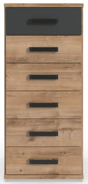 Vooraanzicht van een moderne houten ladekast met zes lades en zwarte handgrepen.