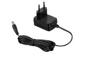 Schwarzes Netzteil mit Kabel, seitliche Perspektive