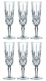 Sechs elegante Champagnergläser aus Kristallglas mit detailliertem Schliff, frontal abgebildet.