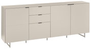Modern dressoir in beige met gladde fronten, drie deuren en twee lades, zwarte handgrepen en metalen poten, vrijstaand op een witte achtergrond, schuin vooraanzicht