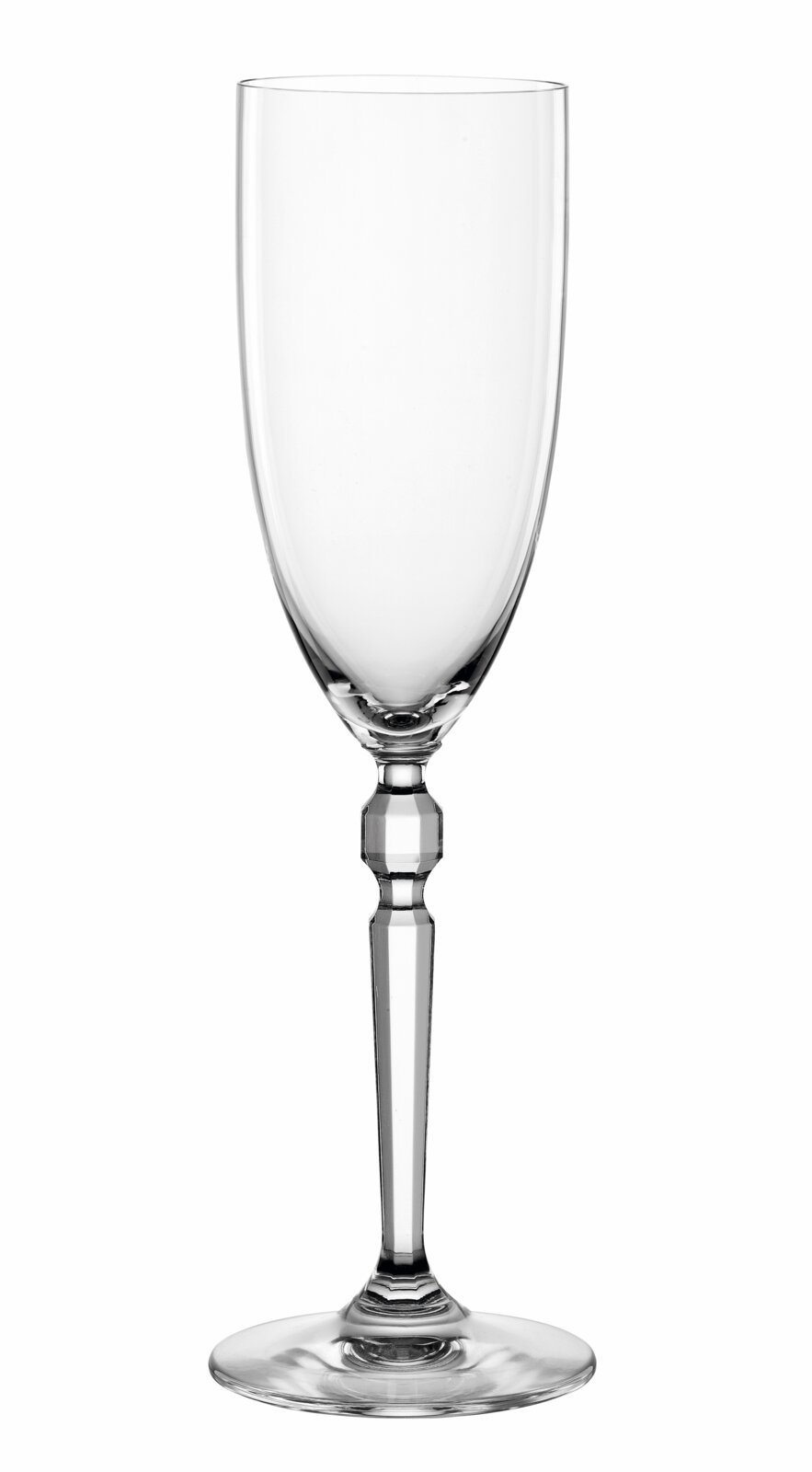 Transparentes, hohes Sekt-/Champagnerglas mit langem Stiel und facettiertem Mittelteil, freigestellt auf weißem Hintergrund, Frontansicht.