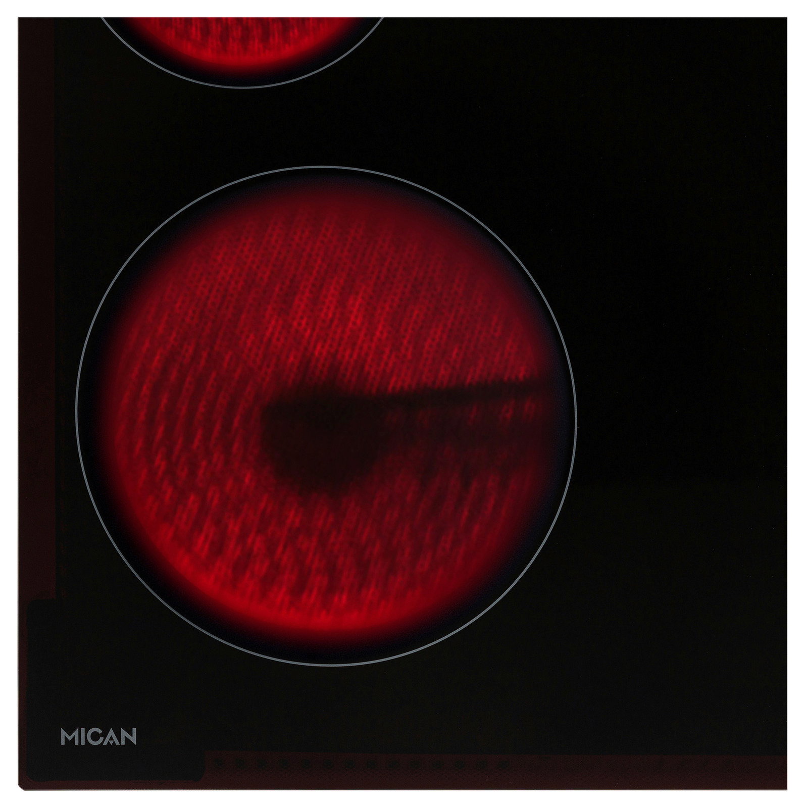 Mican Glaskeramikkochfeld CKA4Z Nahaufnahme eines Glaskeramikkochfelds mit zwei leuchtend roten Kochzonen, von oben betrachtet.