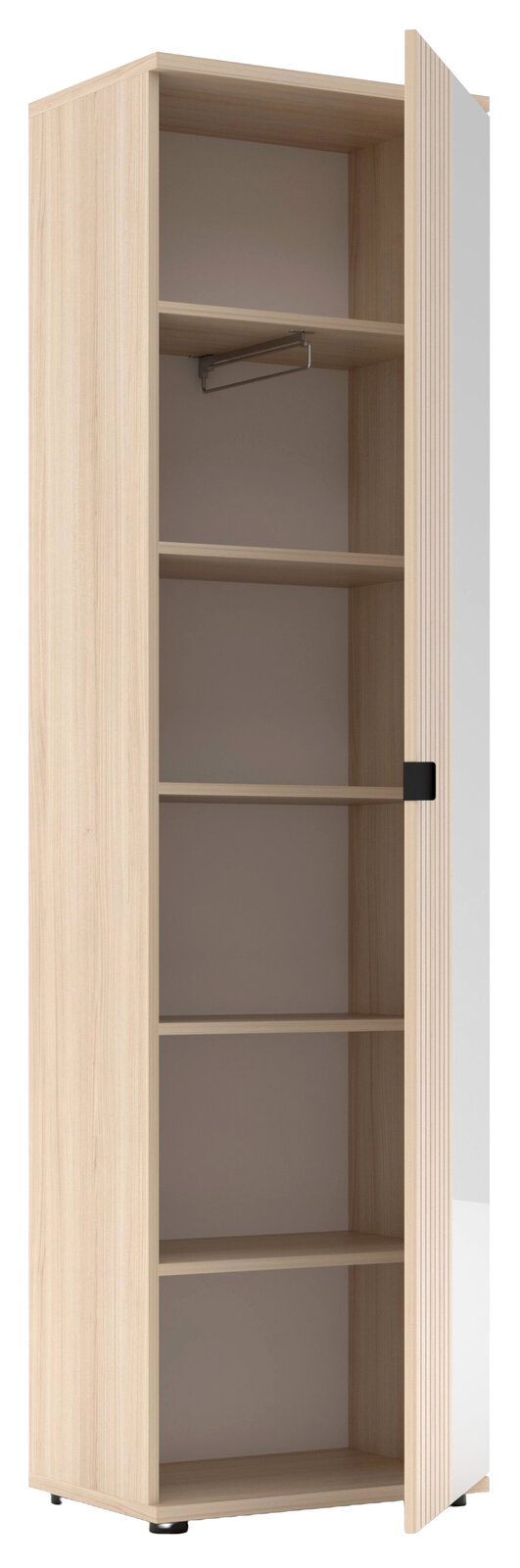 Hoher Kleiderschrank in heller Holzoptik mit geöffneter, geriffelter Tür, Innenfächern und ausziehbarer Kleiderstange, freigestellt auf weißem Hintergrund, Perspektive: frontale Ansicht mit leichtem Blick von links