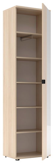 Hoher Kleiderschrank in heller Holzoptik mit geöffneter, geriffelter Tür, Innenfächern und ausziehbarer Kleiderstange, freigestellt auf weißem Hintergrund, Perspektive: frontale Ansicht mit leichtem Blick von links