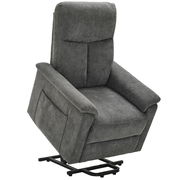 Grauer Relaxsessel in Vorderansicht mit hochgeklappter Fußstütze und weicher Polsterung.