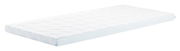 Seitliche Ansicht eines weißen Matratzen-Toppers mit geometrischem Muster, geeignet für festen Liegekomfort.