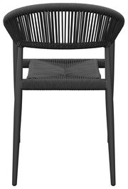 Rückansicht eines modernen, schwarzen Stapelsessels mit geflochtenem Design.