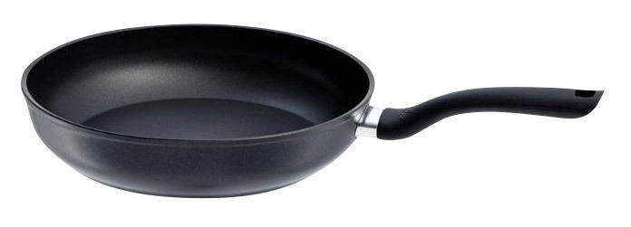 Schwarze Pfanne CENIT 20cm mit ergonomischem Griff, seitliche Perspektive