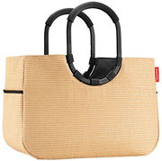 Große Einkaufstasche aus Raffia mit schwarzen Griffen, seitliche Perspektive