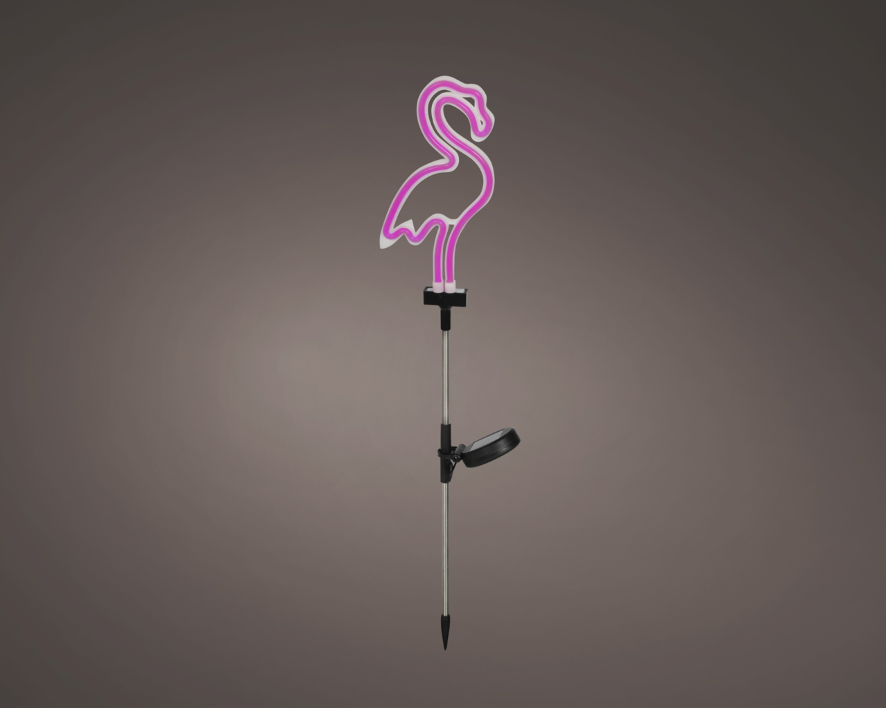 Solarbetriebene Stabbeleuchtung in Form eines pinken Flamingos, seitliche Ansicht.