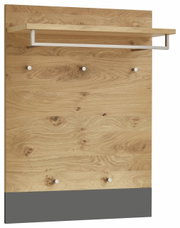 Garderobenpaneel aus Holz mit fünf Haken und einer Ablage, frontal betrachtet.