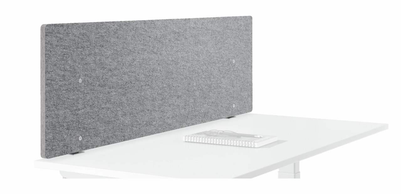 E-Serie Akustik-Trennwand E-PREMIUM Graue Akustik-Trennwand auf einem weißen Schreibtisch, seitliche Perspektive