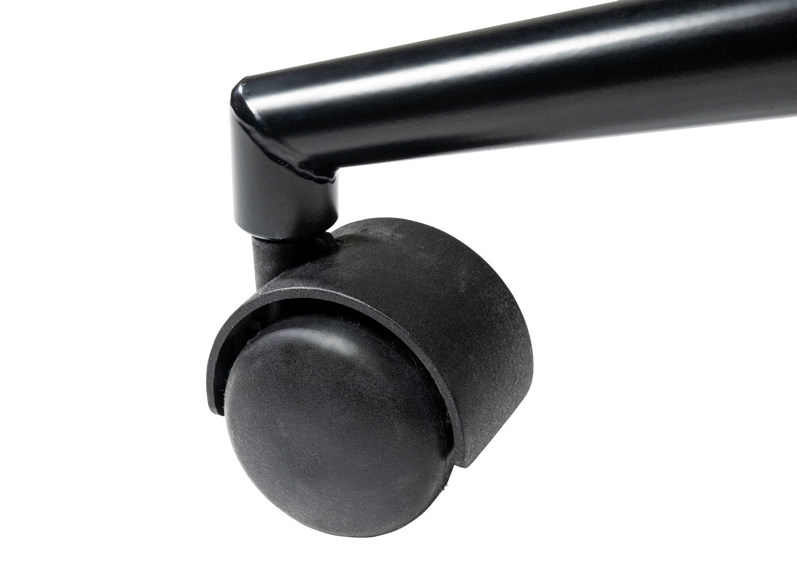 Nahaufnahme einer schwarzen Stuhlrolle des Drehstuhls Novel DANNY